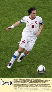 Tschechien - Russland: TOMAS ROSICKY (CZE) EURO 2012 CZECH REPUBLIC - RUSSIA UEFA EUROPEAN FOOTBALL CHAMPIONSHIP -  MAO120608_001