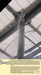 Fussball, Herren, Saison 2011 2012, Europameisterschaft 2012, Eröffnungsspiel im Stadionumlauf gab es rund zwei Stunden vor dem Spiel über Treppen und Wegen minutenlang einen sinnflutartigen Austritt von Regenwasser