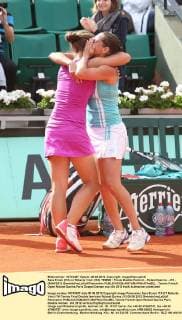 Sara Errani (ITA) et Roberta Vinci (ITA) TENNIS : Finale Double Feminin - Roland Garros - J13 - 08 06 2012 GwendolineLeGoff Panoramic 
