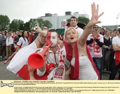 Polnische Fans beim Kia Fanfest auf dem Heiligengeistfeld Hamburg, 08.06.2012 Fussball EM 2012