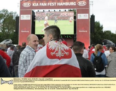Polnische Fans beim Kia Fanfest auf dem Heiligengeistfeld Hamburg, 08.06.2012 Fussball EM 2012