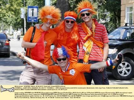 FUSSBALL - EURO 2012, CHARKIW, 09.JUN.12 - FUSSBALL - UEFA Europameisterschaft 2012, Länderspiel, Niederlande. Bild zeigt Fans. 