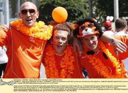 FUSSBALL - EURO 2012, CHARKIW, 09.JUN.12 - FUSSBALL - UEFA Europameisterschaft 2012, Länderspiel, Niederlande. Bild zeigt Fans. 