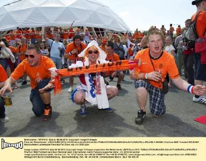 Fans der Niederlande - UEFA EURO 2012 xVIxWillemxJanxDijkdrentxIVx 964466