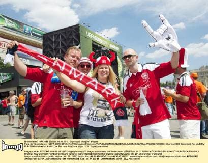 Fans der Niederlande - UEFA EURO 2012 xVIxWillemxJanxDijkdrentxIVx 964489
