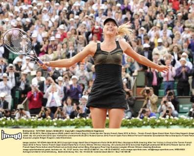 PARIS, 09.06.2012, Maria Sharapova (RUS) jubelt nach Ihrem Sieg im Finale bei den Tennis French Open 2012 in Paris