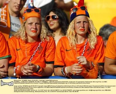 FUSSBALL - EURO 2012, CHARKIW, 09.JUN.12 - FUSSBALL - UEFA Europameisterschaft 2012, Länderspiel, Gruppenphase, Niederlande. Bild zeigt Fans von NED. 