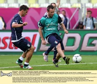 FUSSBALL - EURO 2012, Training DANZIG,POLEN,09.JUN.12 - FUSSBALL - UEFA Europameisterschaft 2012 in Polen und der Ukraine, Laenderspiel, Gruppenphase, Vorberichte, Abschlusstraining ITA. Bild zeigt Thiago Motta und Antonio Cassano (ITA). 