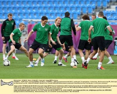 FUSSBALL - EURO 2012, Training POZNAN, 09.JUN.12 - FUSSBALL - UEFA Europameisterschaft 2012, Länderspiel, Gruppenphase, Vorberichte, Abschlusstraining IRL. Bild zeigt die Mannschaft von IRL. 