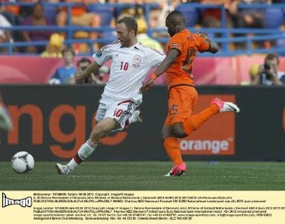 (L-R) Dennis Rommedahl of Denmark,Jetro Willems of Holland Netherlands v Denmark UEFA EURO 2012 2011 2012 xVIxHenkxJanxDijksxIVx 964953