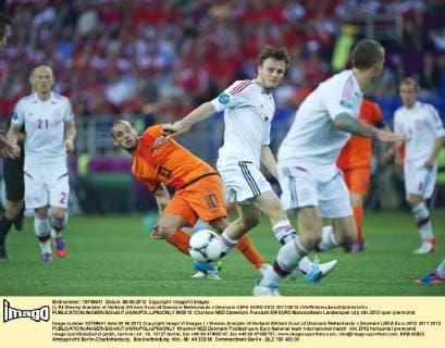 (L-R) Wesley Sneijder of Holland,William Kvist of Denmark Netherlands v Denmark UEFA EURO 2012 2011 2012 xVIxWillemxJanxDijkdrentxIVx 965010