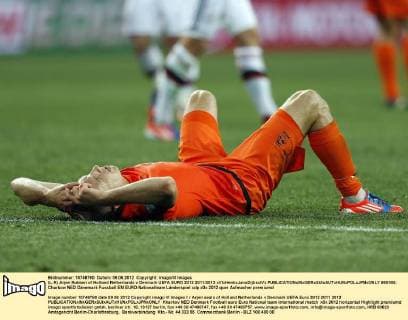 (L-R) Arjen Robben of Holland Netherlands v Denmark UEFA EURO 2012 2011 2012 xVIxHenkxJanxDijksxIVx 965165