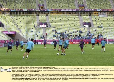FUSSBALL - EURO 2012, ESP vs ITA, Training DANZIG,POLEN,09.JUN.12 - FUSSBALL - UEFA Europameisterschaft 2012 in Polen und der Ukraine, Laenderspiel, Gruppenphase, Spanien vs Italien, Vorberichte, Abschlusstraining ESP. Bild zeigt die Mannschaft von ESP. 