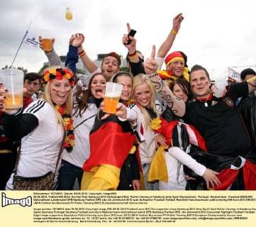 09.06.2012, Fußball-EM 2012, Kia Fan Fest Hamburg 2012 Heiligengeistfeld. Public-Viewing in Hamburg beim Spiel Deutschland - Portugal. Deutschland