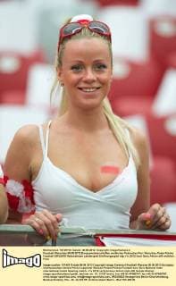Fussball Warschau 08.06.2012 Europameisterschaften weiblicher Polnischer Fan