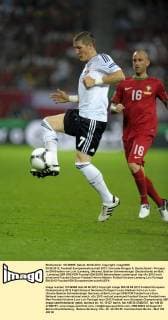 09.06.2012, Fussball Europameisterschaft 2012, Vorrunde Gruppe A, Deutschland - Portugal, im EM-Stadion von Lviv (Lemberg, Ukraine). Bastian Schweinsteiger (Deutschland) am Ball.
