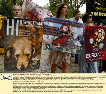 Second international march against slaughter of stray animals ???Fair Play??? has taken place.The action purpose is to pay tribute to the slain animals, a boycott to EURO 2012 (not only by reason of mass annihilation of animals, but also of inadmissible dictatorship policy in Ukraine, destruction of historical values and extinguishment of green zones in Ukraine).Participants in the march passed near the EURO 2012 fan zone, chanting slogans in protection of stray pets and calling to boycott EURO 2012. 