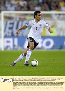 09.06.2012, Fussball Europameisterschaft 2012, Vorrunde Gruppe A, Deutschland - Portugal, im EM-Stadion von Lviv (Lemberg, Ukraine). Mats Hummels (Deutschland) am Ball.