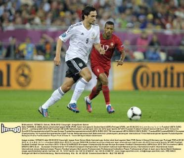 Mats HUMMELS (GER),Aktion,Zweikampf gegen NANI (POR). Spiel 4,Gruppe B, Deutschland (GER)-Portugal (POR), am 09.06.2012 in L e m b e r g L v i v. Fussball UEFA EURO 2012 P .