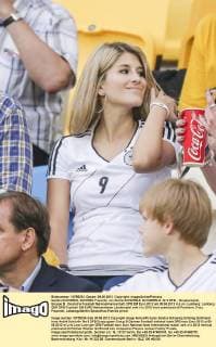 Sandra SCHOENIG, SCHÖNIG Freundin von Andre SCHÜRRLE, SCHUERRLE, Nr.9 DFB - Gruppenspiel, Gruppe B , Deutsche Fussball Nationalmannschaft, DFB EM Euro 2012 am 09.06.2012 in Lviv, Lemberg