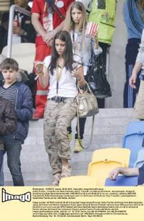 Cathy Fischer , Freundin von Mats Hummels,Jenny, Freundin von Marcel Schmelzer - Gruppenspiel, Gruppe B , Deutsche Fussball Nationalmannschaft, DFB EM Euro 2012 am 09.06.2012 in Lviv, Lemberg