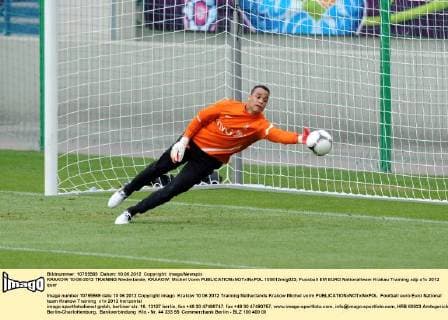 KRAKOW 10-06-2012 TRAINING Niederlande, KRAKOW: Michel Vorm  100612mig023