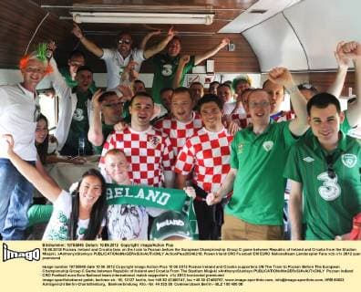 10.06.2012 Poznan. Ireland and Croatia fans on the train to Poznan before the European Championship Group C game between Republic of Ireland and Croatia from the Stadion Miejski. xAnthonyxStanleyx  ActionPlus20246218
