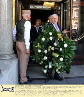 Siergiej Fursenko, Representative of Russia s team laid flowers at the plaque commemorating the plane crash, which killed President Lech Kaczynski and his wife and 96 representatives of the Polish Government mygr_100612 