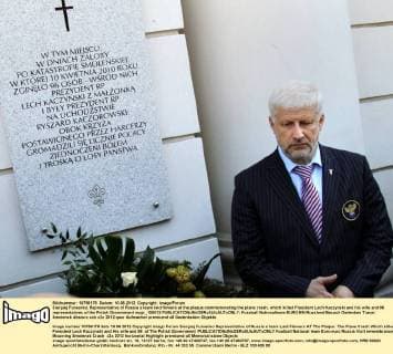 Siergiej Fursenko, Representative of Russia s team laid flowers at the plaque commemorating the plane crash, which killed President Lech Kaczynski and his wife and 96 representatives of the Polish Government mygr_100612 