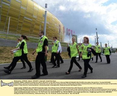 GDANSK ARENA 10 06 2012 Football Euro 2012, Stewards vor der PGE Arena in Danzig allexsabba