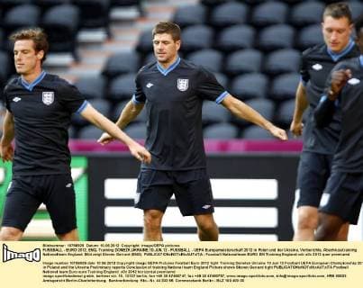 FUSSBALL - EURO 2012, ENG, Training DONEZK,UKRAINE,10.JUN.12 - FUSSBALL - UEFA Europameisterschaft 2012 in Polen und der Ukraine, Vorberichte, Abschlusstraining Nationalteam England. Bild zeigt Steven Gerrard (ENG). 