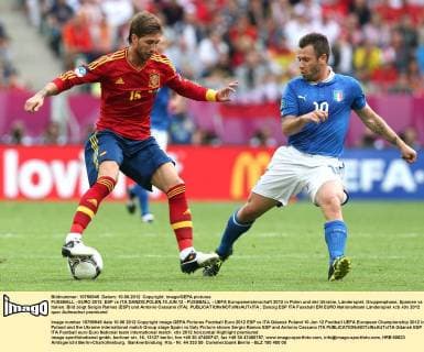 FUSSBALL - EURO 2012, ESP vs ITA DANZIG,POLEN,10.JUN.12 - FUSSBALL - UEFA Europameisterschaft 2012 in Polen und der Ukraine, Länderspiel, Gruppenphase, Spanien vs Italien. Bild zeigt Sergio Ramos (ESP) und Antonio Cassano (ITA). 