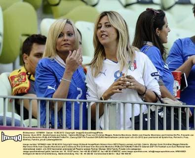 Danzig - Euro 2012 - Spielerfrauen aus Italien - Valeria Mettifogo, Frau von Christian Maggio, Roberta Marchisio, Gattin von Claudio Marchisio und Cristina De Pin, Freundin von Riccardo Montolivo 