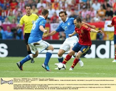 Gdansk - Euro 2012 - Italien - Spanien 1:1 - ANDREA PIRLO - ANDRES INIESTA -  120610MIS011