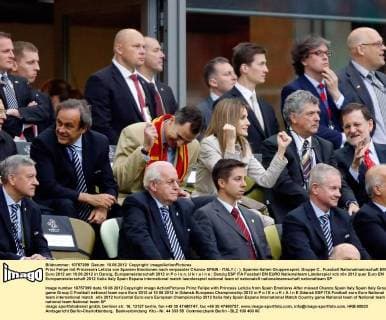 Prinz Felipe mit Prinzessin Letizia von Spanien Emotionen nach verpasster Chance SPAIN - ITALY ( : ), Spanien-Italien Gruppenspiel, Gruppe C , Fussball Nationalmannschaft EM Euro 2012 am 10.06.2012 in Danzig, Europameisterschaft 2012 in P o l e n, U k r a i n e