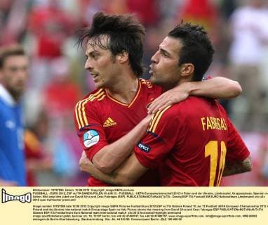 FUSSBALL - EURO 2012, ESP vs ITA DANZIG,POLEN,10.JUN.12 - FUSSBALL - UEFA Europameisterschaft 2012 in Polen und der Ukraine, Länderspiel, Gruppenphase, Spanien vs Italien. Bild zeigt den Jubel von David Silva und Cesc Fabregas (ESP). 
