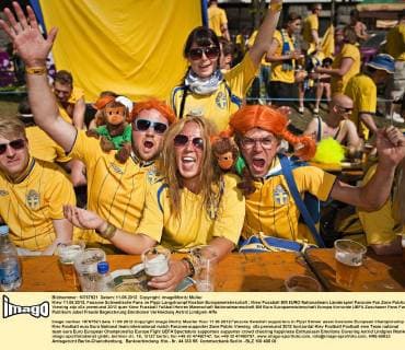 Kiew 11.06.2012, Fanzone Schwedische Fans im Pippi Langstrumpf Kostüm Europameisterschaft