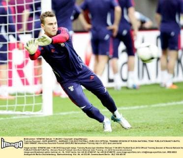 Training Russland - IGOR AKINFEEV - WARSAW 11.06.2012 FOOTBALL EURO 2012 OFFICIAL TRAINING SESSION OF RUSSIA NATIONAL TEAM  120611MIN057