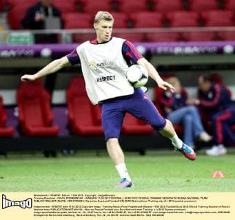 Training Russland - PAVEL POGREBNYAK - WARSAW 11.06.2012 FOOTBALL EURO 2012 OFFICIAL TRAINING SESSION OF RUSSIA NATIONAL TEAM  120611MIN064