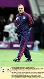 Training Russland - DICK ADVOCAAT - WARSAW 11.06.2012 FOOTBALL EURO 2012 OFFICIAL TRAINING SESSION OF RUSSIA NATIONAL TEAM COACH OF RUSSIA DICK ADVOCAAT  120611MIN068