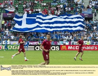 12.06.2012, Breslau, EURO 2012, Fans GRE --- Newspix.pl  BOR_20120612_1135