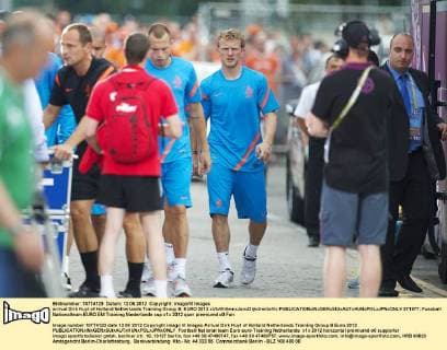 arrival Dirk Kuyt of Holland Netherlands Training Group B: EURO 2012 xVIxWillemxJanxDijkdrentxIVx 971977