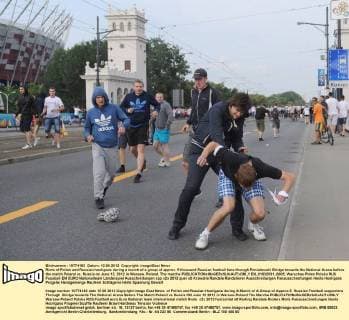 Riots of Polish and Russian hooligans during a march of a group of approx. 5 thousend Russian football fans through Poniatowski Bridge towards the National Arena before the match Poland vs. Russia on June 12, 2012 in Warsaw, Poland. The marche  EN_01032931_0005