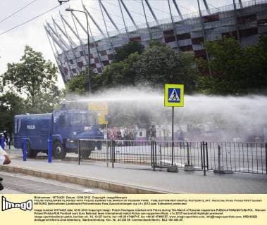 POLISH HOOLIGANS CLASHED WITH POLICE DURING THE MARCH OF RUSSIAN FANS  RCR120612_001