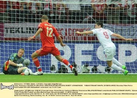 Polen -Russland, VYACHESLAV MALAFEEV (WIACZESLAW MALAFIEJEW) ROBERT LEWANDOWSKI  20120612LUK022