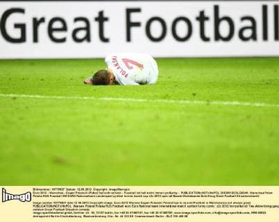 Euro 2012 - Warschau - Eugen Polanski (Polen) hat sich verletzt - Fussball ist halt nicht immer großartig -  20120612CSLG0049