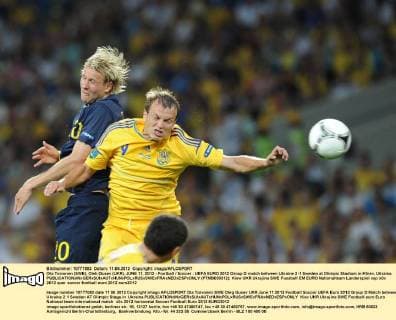Ola Toivonen (SWE), Oleh Gusev (UKR), JUNE 11, 2012 - Football Soccer : UEFA EURO 2012 Group D match between Ukraine 2-1 Sweden at Olimpic Stadium in Khiev, Ukraina.  (PTMB030312)