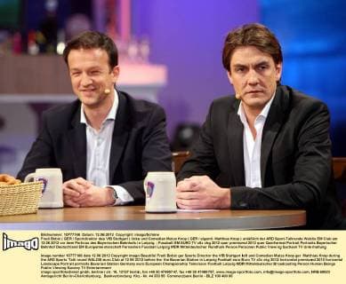 Fredi Bobic ( GER Sportdirektor des VfB Stuttgart ) links und Comedian Matze Knop ( GER eigentl. Matthias Knop ) anläßlich der ARD Sport-Talkrunde Waldis EM Club am 12.06.2012 vor dem Porticus des Bayerischen Bahnhofs in Leipzig.