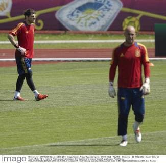 EURO 2012 - POLAND - Gniewino - 13 JUNE 2012 - Spain National Team official MD-1 training. First spanish goalkeeper Iker Casillas and second spanish goalkeeper Pepe Reina. 