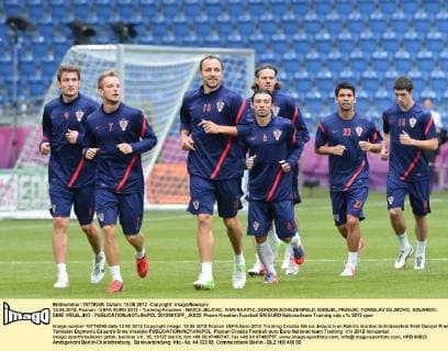 13.06.2012, Poznan - UEFA EURO 2012 - Training Kroatien - NIKICA JELAVIC, IVAN RAKITIC, GORDON SCHILDENFELD, DANIJEL PRANJIC, TOMISLAV DUJMOVIC, EDUARDO, SIME VRSALJKO -  20120613PF_JK022